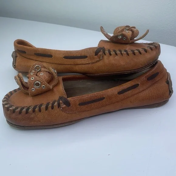 Miu Miu Moccasins Made in Italy Floral Embellishment w/ grommet detailing EU 36 - Picture 13 of 14